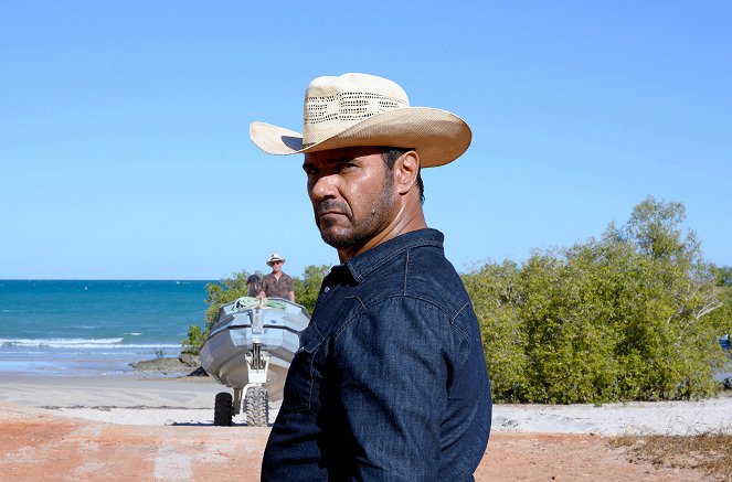 Mystery Road: The Series - The Road - Z filmu