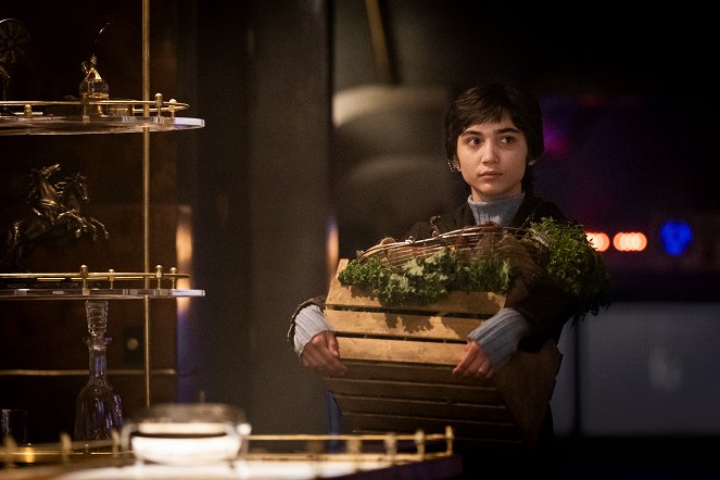 Snowpiercer - The Time of Two Engines - Photos - Rowan Blanchard
