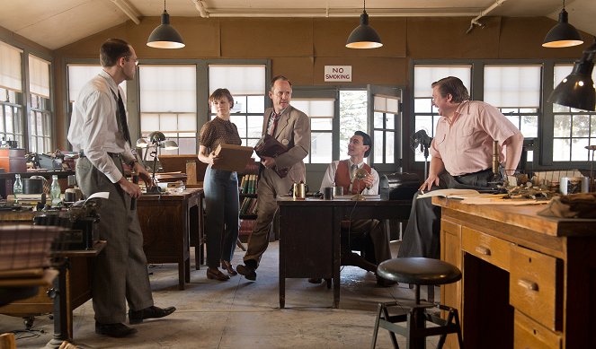 Manhattan - The Prisoner's Dilemma - Photos - Katja Herbers, John Benjamin Hickey, Harry Lloyd, Michael Chernus