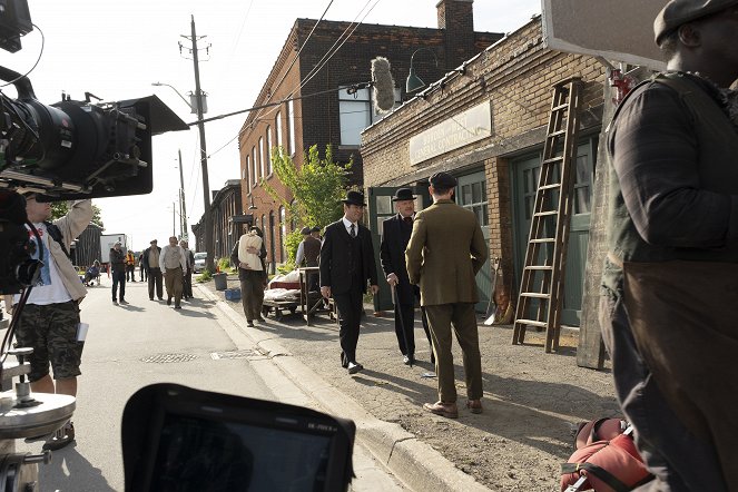 Murdoch Mysteries - Troublemakers - Van de set