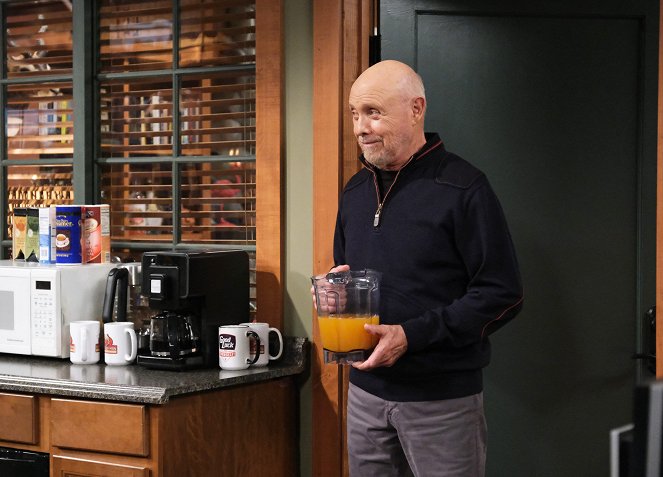 Last Man Standing - Season 9 - Die Zeit vergeht im Flug - Filmfotos - Hector Elizondo