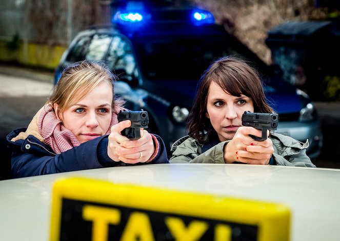 SOKO Potsdam - Season 3 - Taxidriver - Photos - Katrin Jaehne, Caroline Erikson