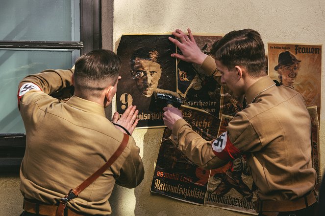 ZDFzeit: Wie kam Hitler an die Macht? - Z filmu