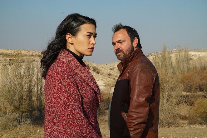 Gönül Dağı - Season 1 - Gönderilememiş Mektuplar - De la película - Ecem Özkaya, Ferdi Sancar