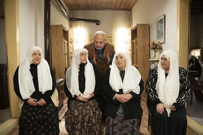 Gönül Dağı - Season 1 - Anneler ve Babalar - De la película