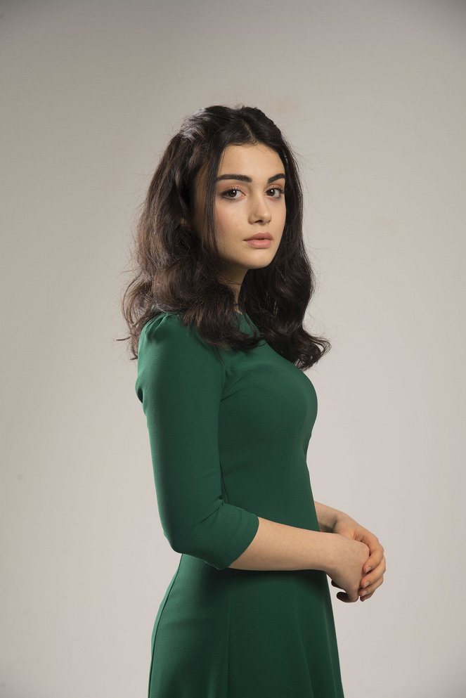 Yemin - Promoción - Özge Yağız