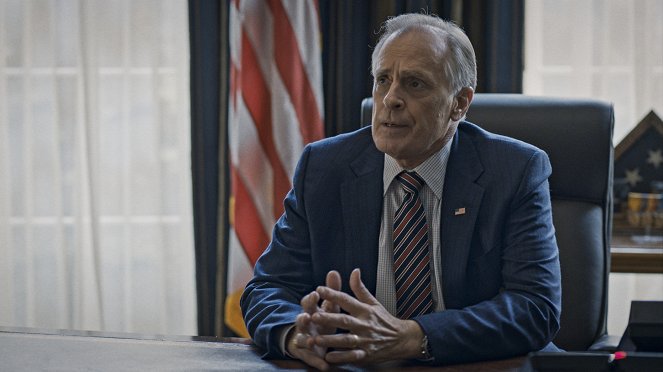 Madam Secretary - Season 4 - Sound and Fury - De la película - Keith Carradine