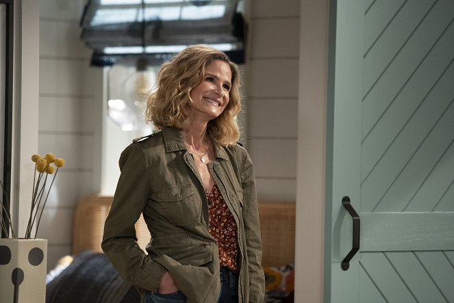 Call Your Mother - Pilot - Van film - Kyra Sedgwick