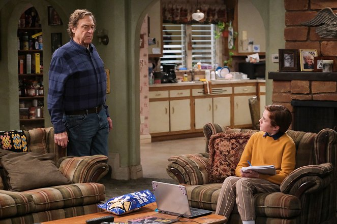 The Conners - A Cold Mom, a Brother Daddy and a Prison Baby - Filmfotók - John Goodman, Ames McNamara
