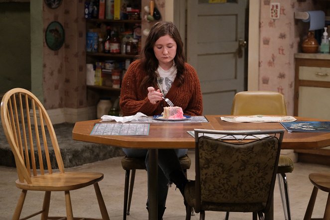 The Conners - A Cold Mom, a Brother Daddy and a Prison Baby - Photos - Emma Kenney
