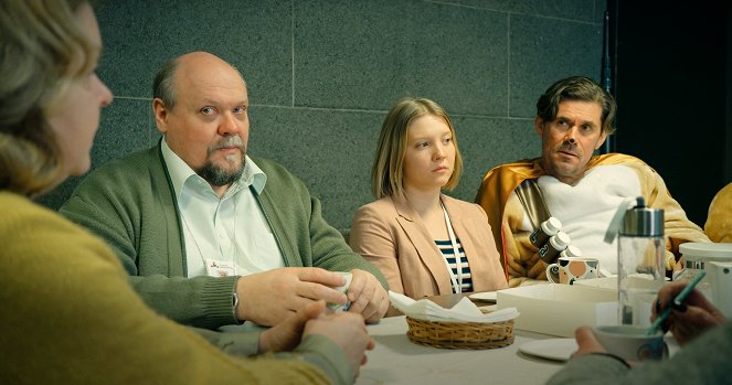 Bojovníci z úřadu práce - Virkamiehen kunnia - Z filmu - Hannu-Pekka Björkman, Satu Tuuli Karhu, Tommi Korpela
