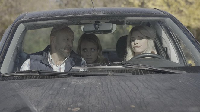 Drága örökösök - Season 3 - Sofőr kerestetik - Filmfotos - Ferenc Lengyel, Anna Laura Kiss, Angelika Tóth