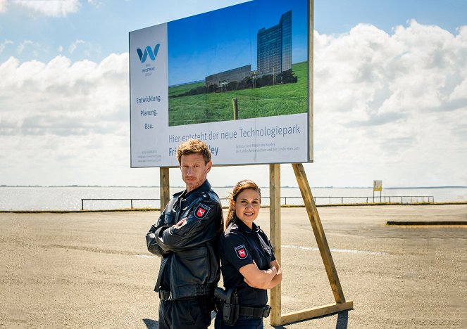 Friesland - Haifischbecken - Werbefoto