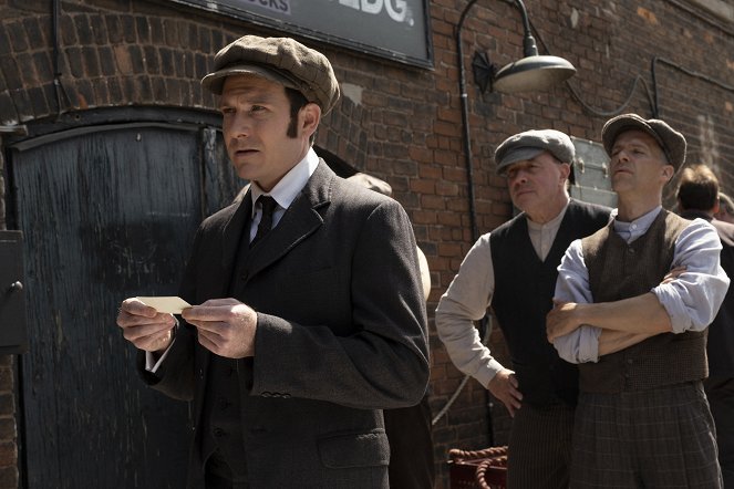 Murdoch Mysteries - Bad Pennies - Photos