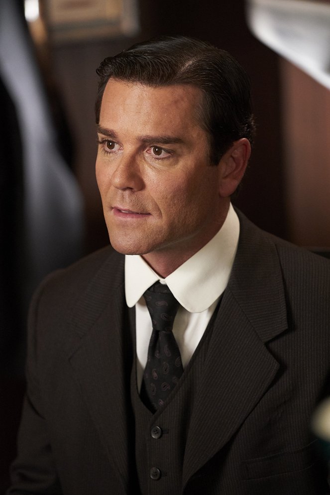 Murdoch Mysteries - Forever Young - Van film - Yannick Bisson