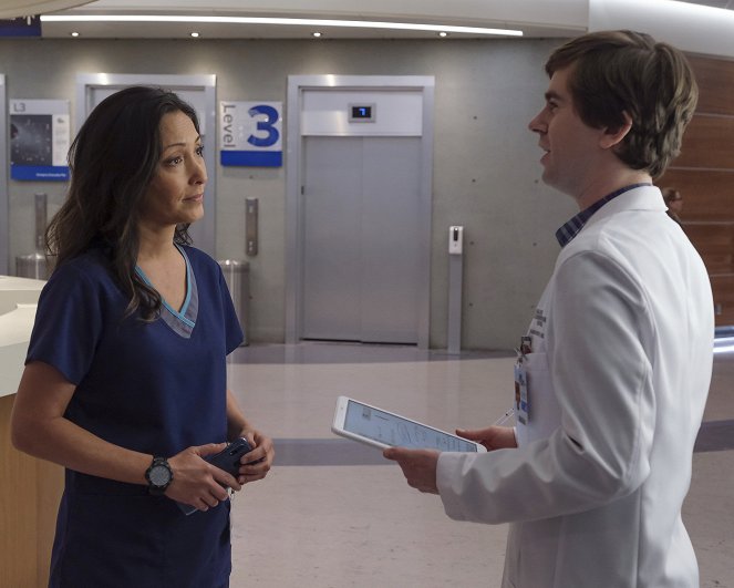The Good Doctor - Season 4 - Lim - Photos - Christina Chang, Freddie Highmore