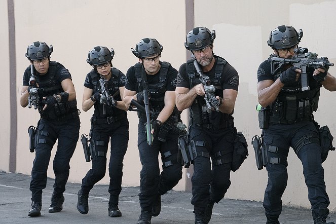 SWAT - Különleges egység - Eltökélt bűnösök - Filmfotók - David Lim, Lina Esco, Alex Russell, Jay Harrington, Shemar Moore