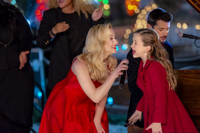 Christmas at Graceland - Filmfotos - Kellie Pickler, Claire Elizabeth Green, Wes Brown