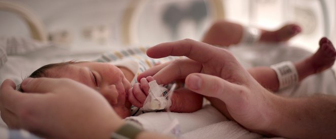 Chirurgický řez - Záchrana života před narozením - Z filmu