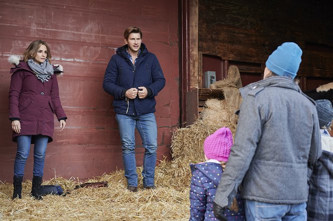 Cross Country Christmas - Kuvat elokuvasta - Rachael Leigh Cook, Greyston Holt