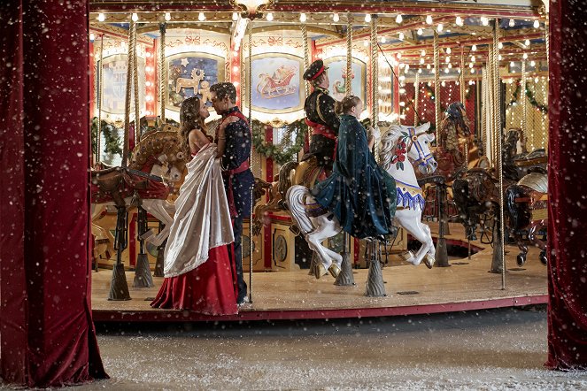 A Christmas Carousel - Filmfotók - Rachel Boston, Neal Bledsoe, Tessa Kozma