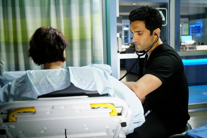 Chicago Med - Those Things Hidden in Plain Sight - Photos - Dominic Rains