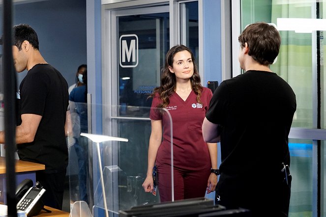 Chicago Med - Do You Know the Way Home? - Van film - Torrey DeVitto