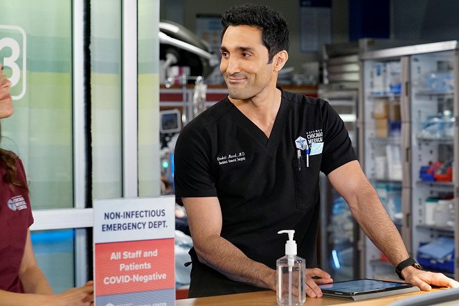 Chicago Med - Season 6 - Do You Know the Way Home? - Photos - Dominic Rains