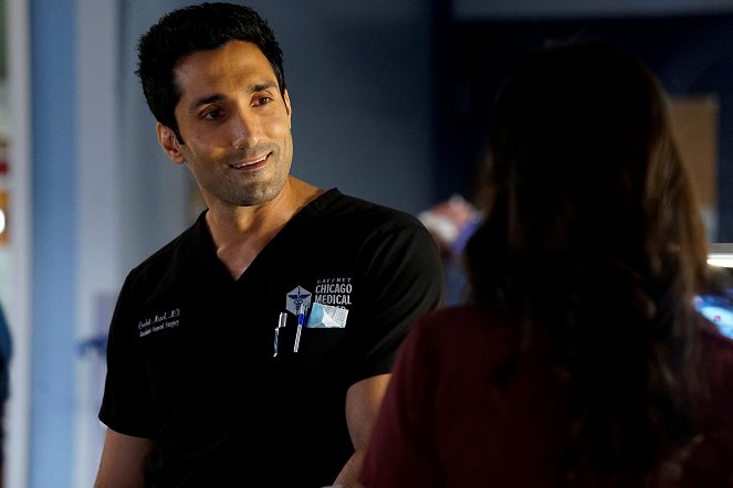 Chicago Med - Do You Know the Way Home? - Van film - Dominic Rains