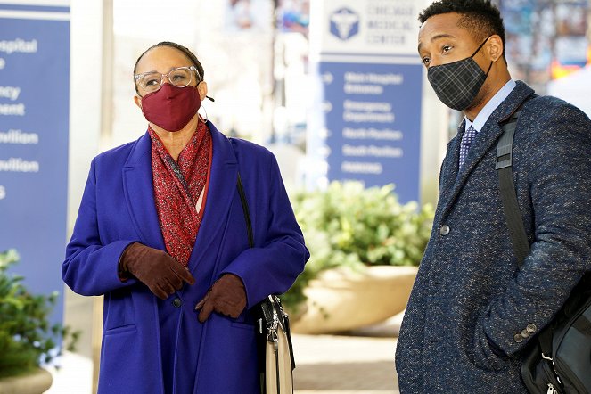 Chicago Med - In Search of Forgiveness, Not Permission - Photos - S. Epatha Merkerson