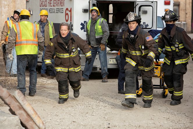 Chicago Fire - Season 9 - Zvláštní, co nám to připomíná - Z filmu - Christian Stolte, Jesse Spencer