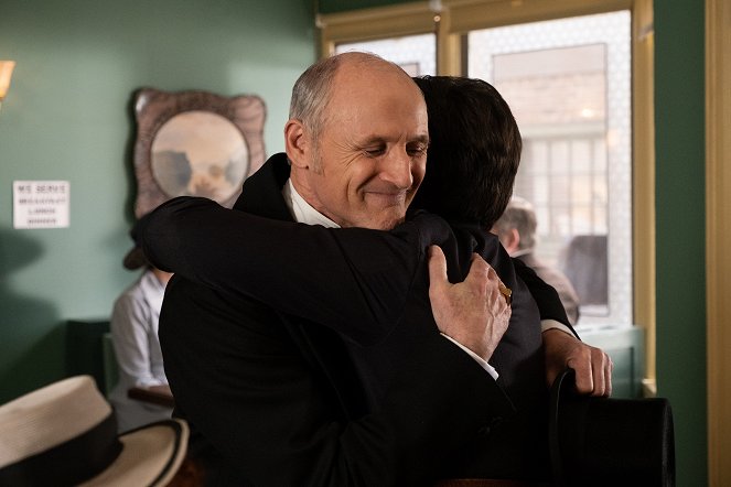 Murdoch Mysteries - Prodigal Father - Photos - Colm Feore