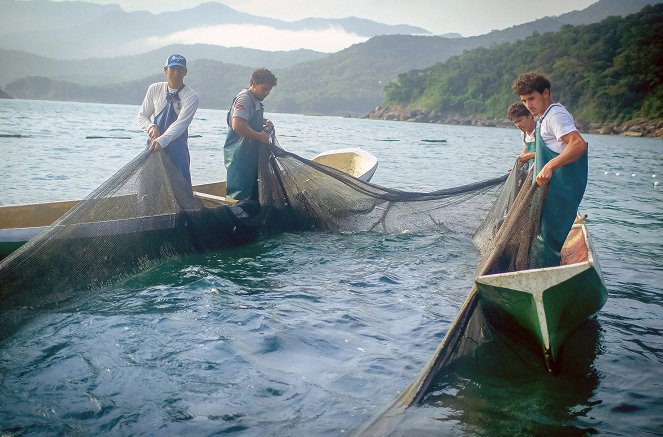 À la rencontre des peuples des mers - Season 2 - Brésil, les Caiçaras - Les résistants d’Ilhabela - De la película