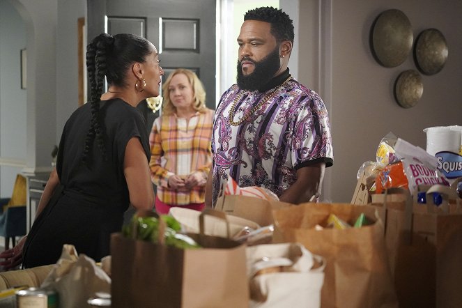 Black-ish - Black-Out - Film - Tracee Ellis Ross, Nicole Sullivan, Anthony Anderson