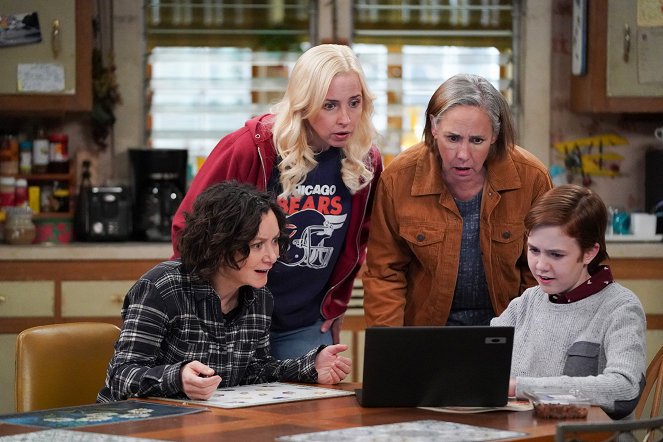 Die Conners - Young Love, Old Lions and Middle-Aged Hyenas - Filmfotos - Sara Gilbert, Alicia Goranson, Laurie Metcalf, Ames McNamara