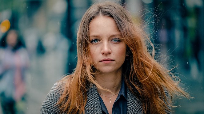 Traces - Promo - Molly Windsor