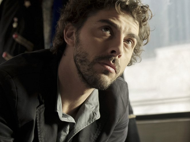 The Young Montalbano - An Apricot - Photos - Michele Riondino