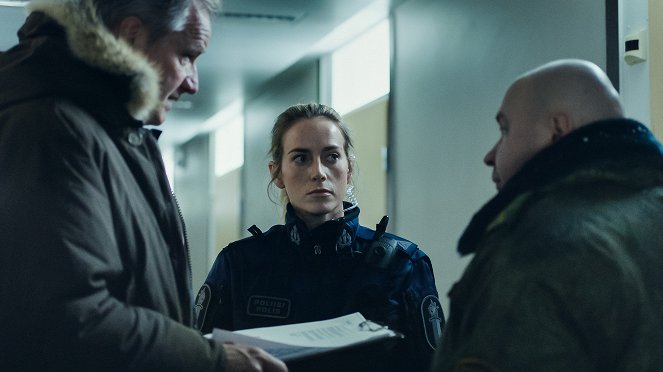 Ivalo - Season 1 - Der Keller - Filmfotos - Taneli Mäkelä, Iina Kuustonen, Artur Kukov