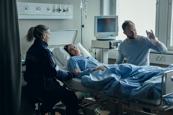 Ivalo - Season 1 - Jumalan terve - Kuvat elokuvasta - Iina Kuustonen, Anna Ackerman, Maximilian Brückner