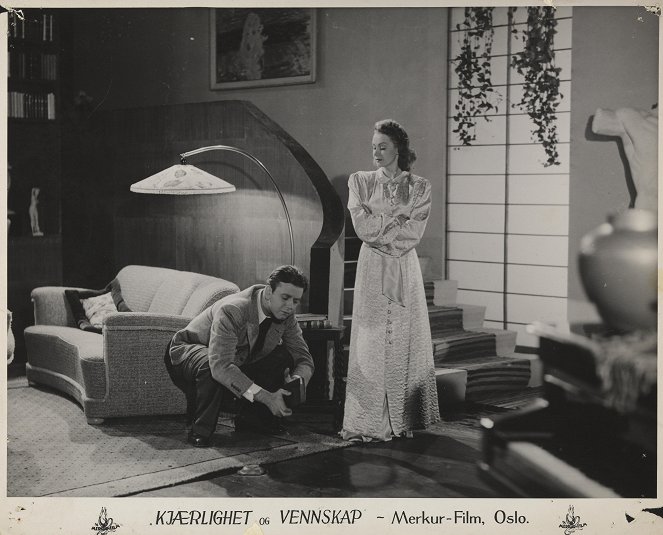 Kjærlighet og vennskap - Lobby Cards