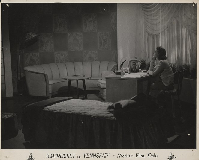 Kjærlighet og vennskap - Lobby Cards