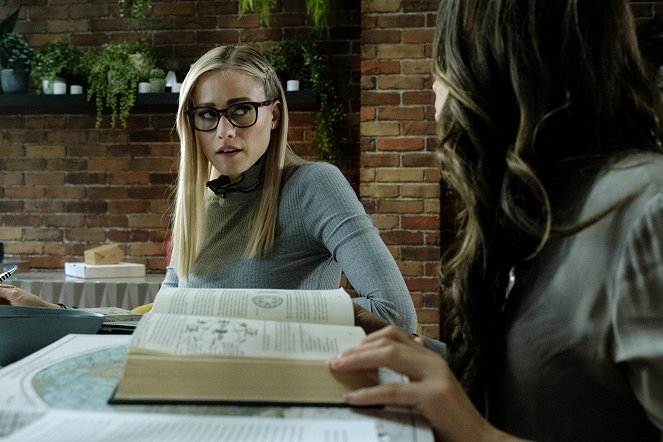The Magicians - Oops!... I Did It Again - Film - Olivia Dudley