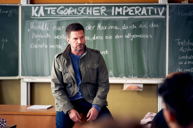 Der Lehrer - Season 9 - David Ritter von der Drogenfahndung - Z filmu - Simon Böer