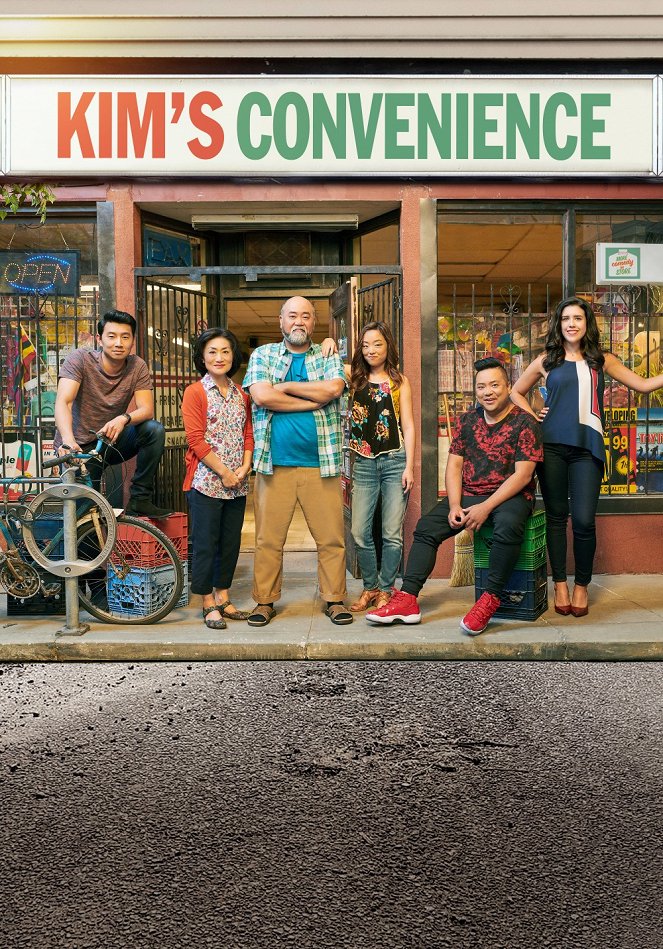 Kim's Convenience - Season 3 - Werbefoto - Simu Liu, Jean Yoon, Paul Sun-Hyung Lee, Andrea Bang, Andrew Phung, Nicole Power