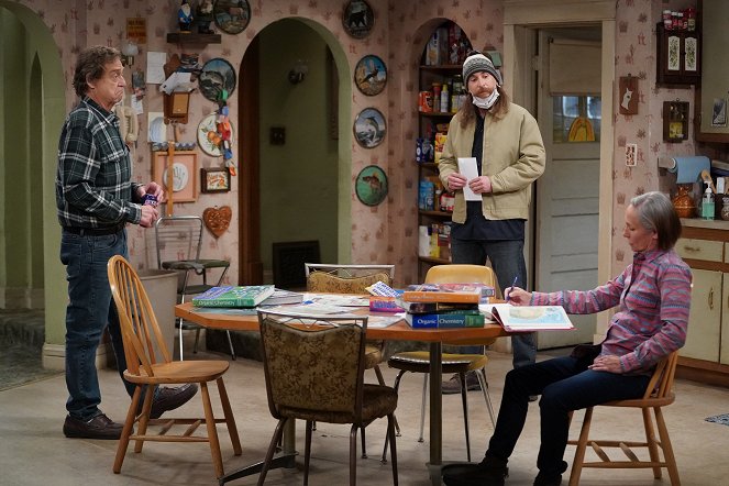 The Conners - Who Are Bosses, Boats and Eckhart Tolle? - Photos - John Goodman, Laurie Metcalf