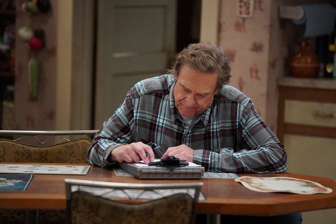 The Conners - Season 3 - Who Are Bosses, Boats and Eckhart Tolle? - Photos - John Goodman
