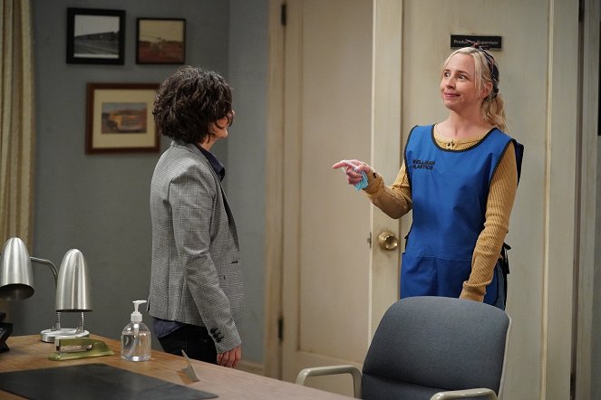 The Conners - Season 3 - Who Are Bosses, Boats and Eckhart Tolle? - Photos - Alicia Goranson