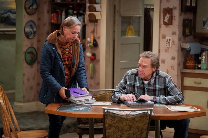 The Conners - Who Are Bosses, Boats and Eckhart Tolle? - Z filmu - Laurie Metcalf, John Goodman