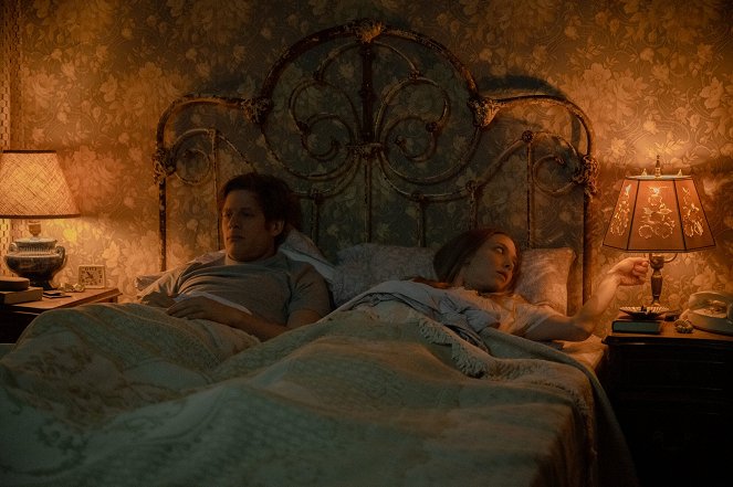 Sussurros das Trevas - Do filme - James Norton, Amanda Seyfried