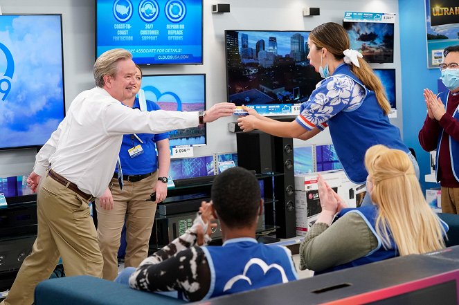 Superstore: Uma Loja de Inconveniências - Supervisor de loja - Do filme - Mark McKinney, Nichole Sakura